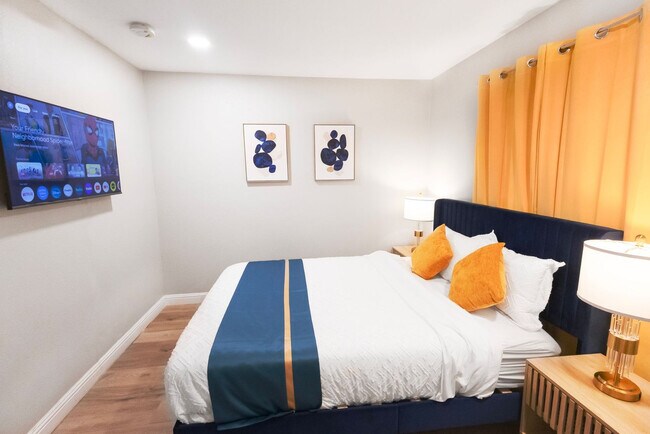 Building Photo - 451 E Lincoln Ave