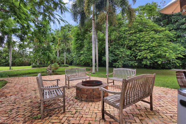 Building Photo - 14701 SW 63rd St