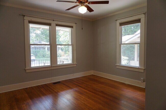 Building Photo - 2086 Lee Pl