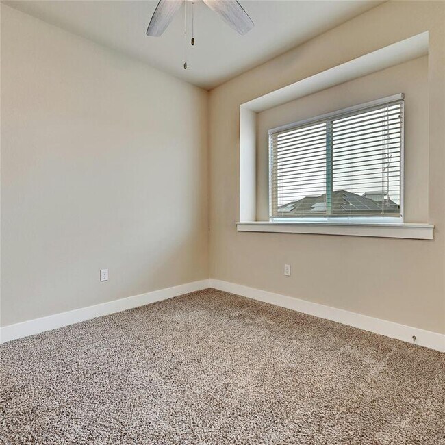 Building Photo - 8300 Brahma Dr