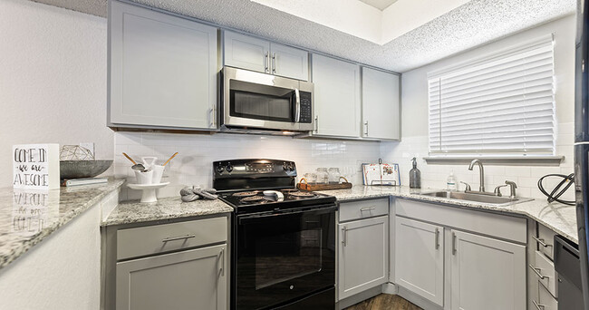 Building Photo - The Elise Apartments
