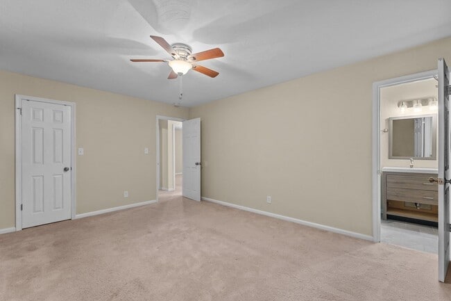 Building Photo - 1132 Sippel Dr