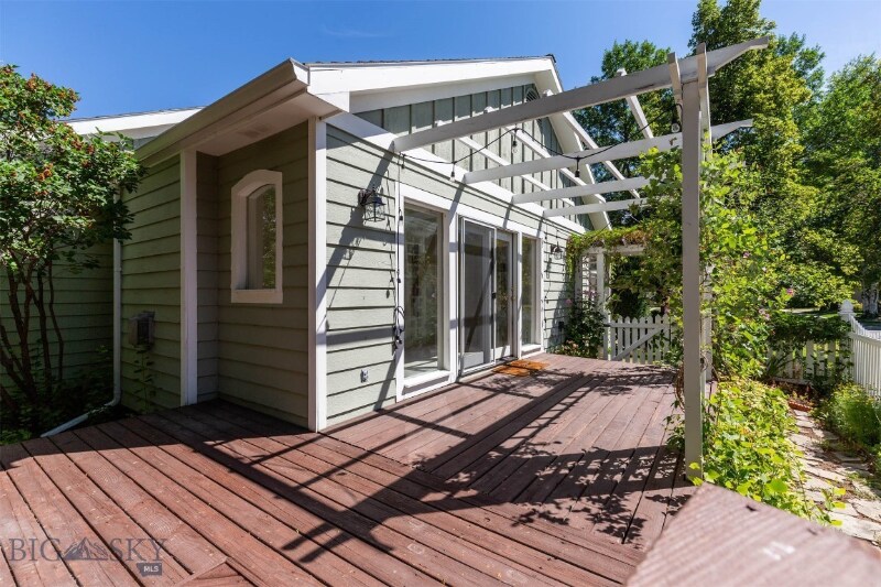 Building Photo - 3155 Fieldstone Dr W