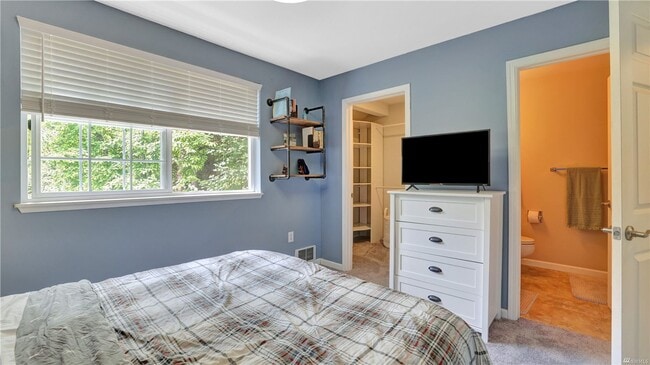 Building Photo - 2bd/2.5ba Kenmore Townhome