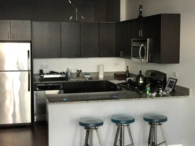 Building Photo - 235 W Van Buren St