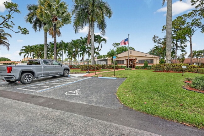 Building Photo - 624 Sea Pine Way