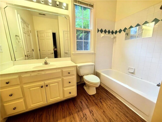 Building Photo - 4009 Treemont Ln