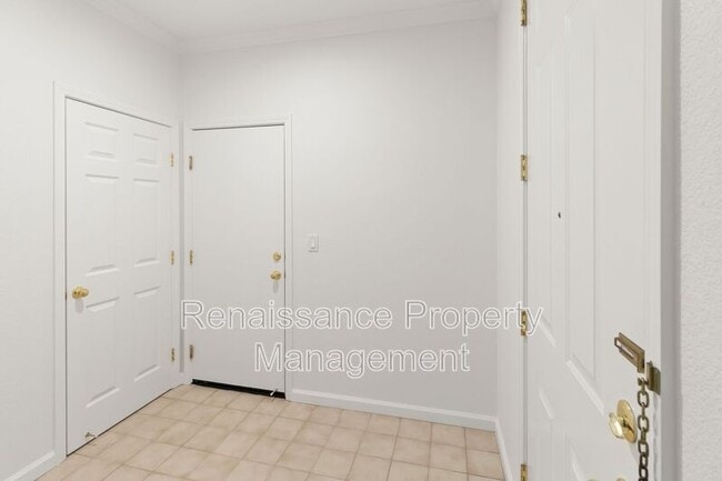 Building Photo - 4182 Glenwood Terrace