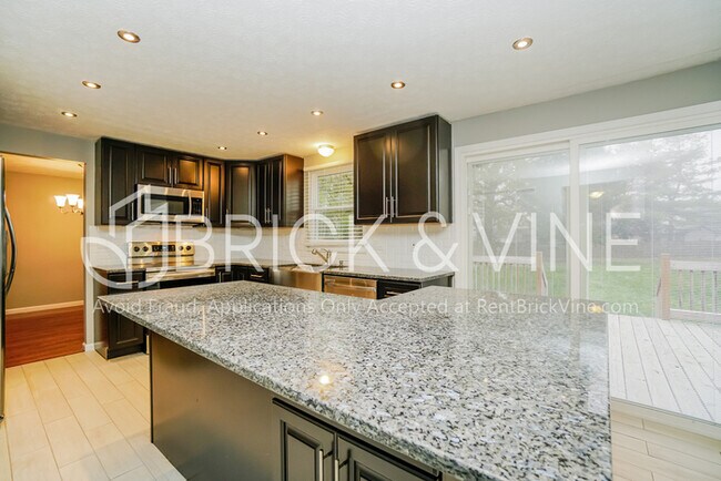 Building Photo - 5837 Snowdrop Ave