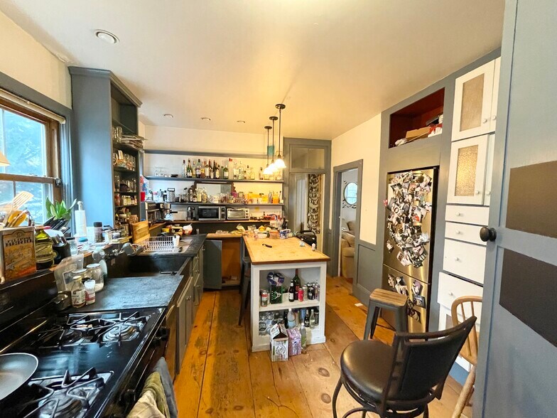 Building Photo - 12 Oswald St