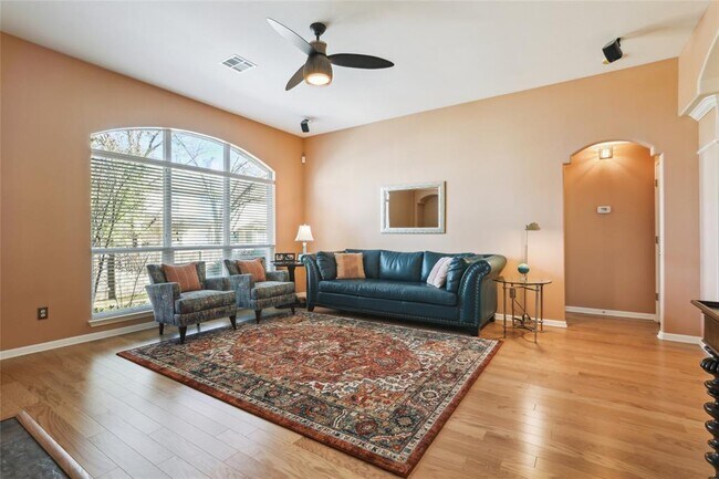 Building Photo - 3805 Pebble Ct