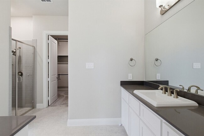 Building Photo - 3537 Ridgecross Dr