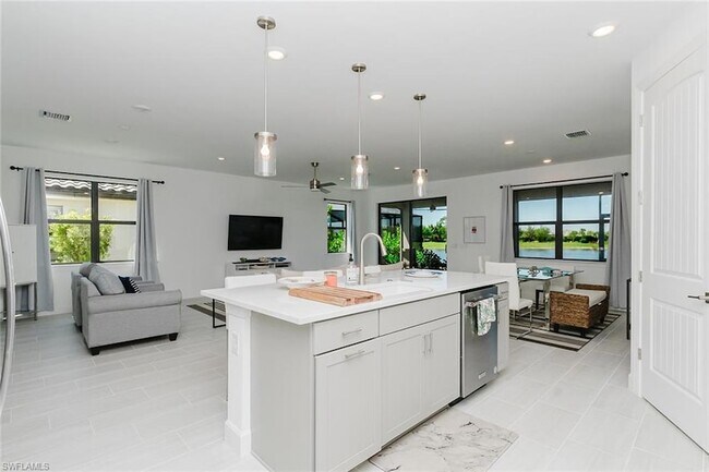 Building Photo - 5939 Gala Dr