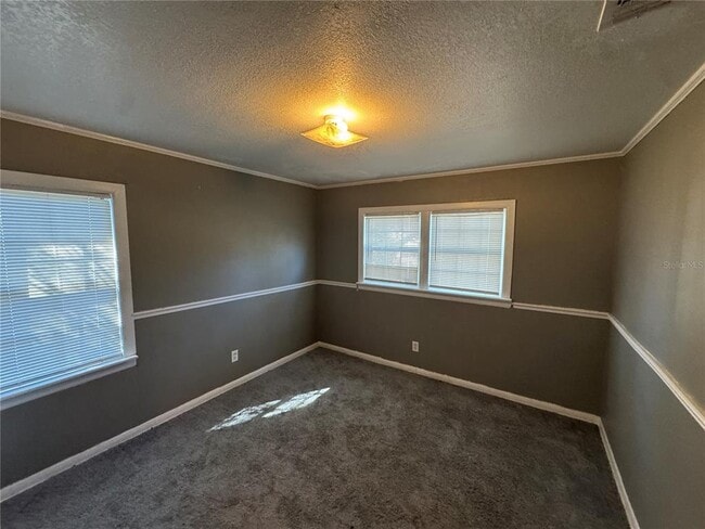 Building Photo - 2107 E Crawford St