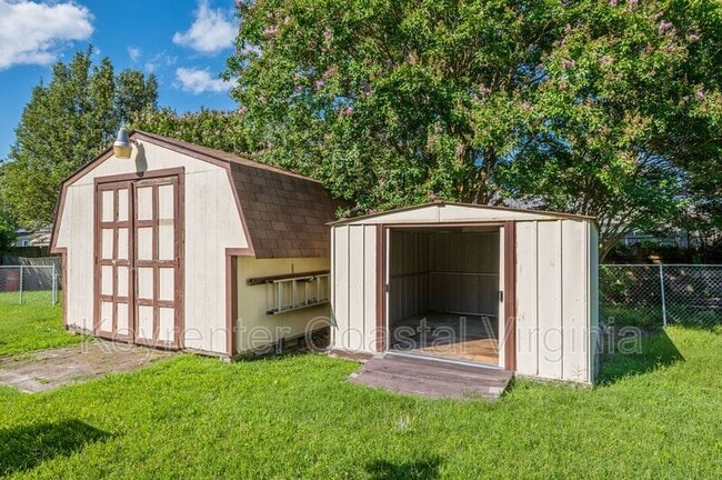 Building Photo - 726 Sunnywood Rd