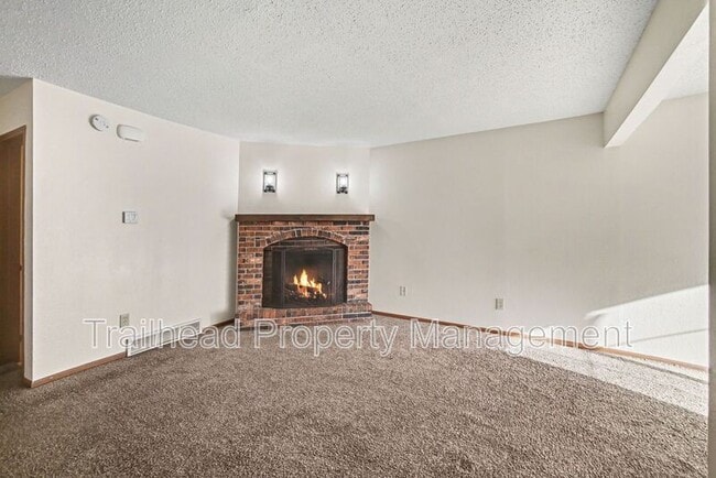 Building Photo - 410 NW Nottingham Ln