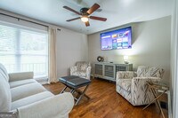 Building Photo - 236 Pioneer Trail