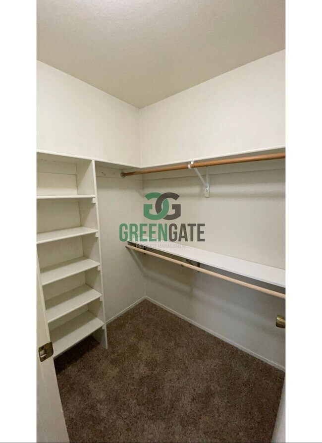 Building Photo - 3517 Woodglen Dr