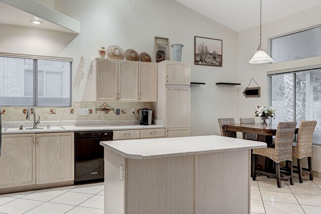 Building Photo - Henderson Single-Story Gem with Gas Firepl...