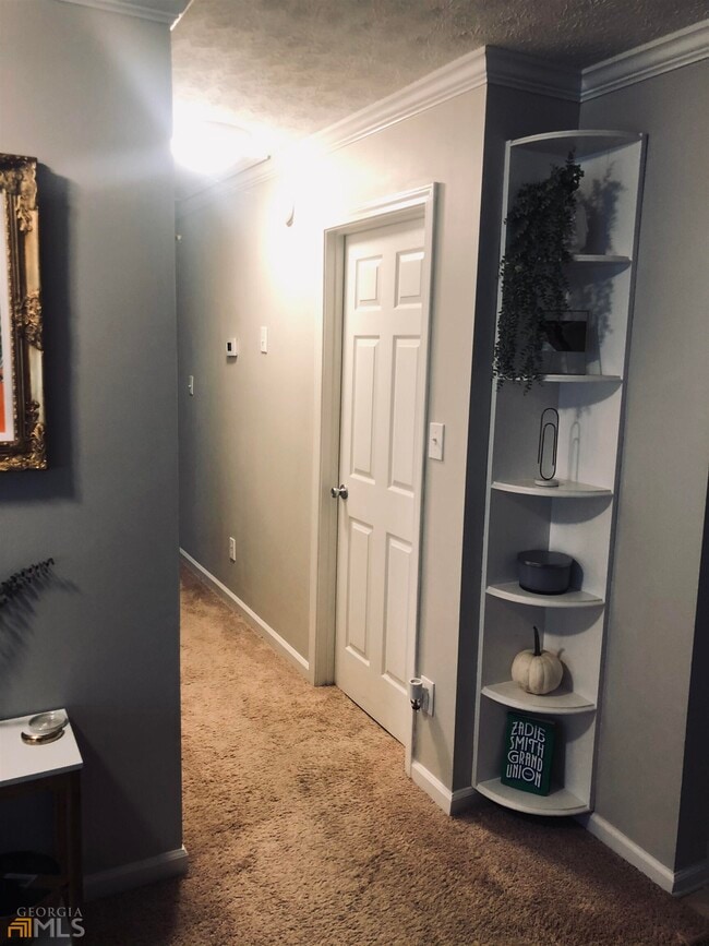 Building Photo - 85 Emerald Dr