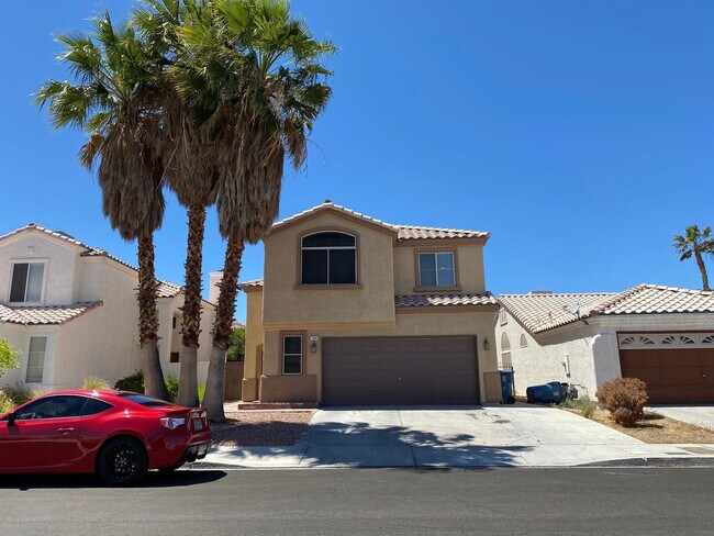 Primary Photo - Wonderful 4 bed/2.5 bath home located in W...