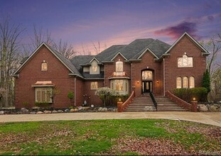 Building Photo - 6986 Montgomery Dr