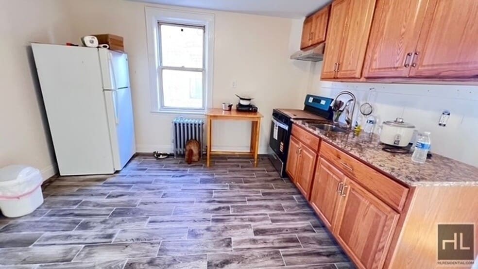 Primary Photo - 101-53-101114 114th St