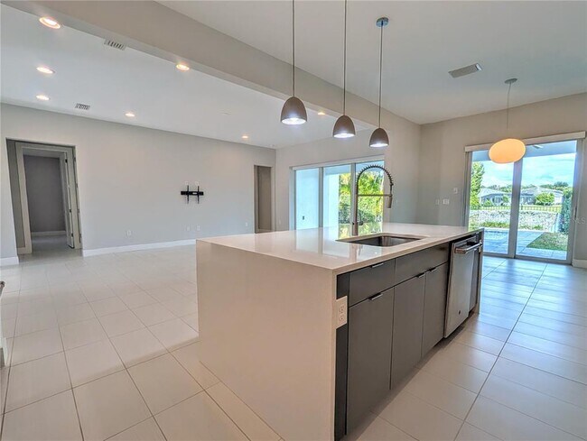 Building Photo - 7744 Sandhill Lake Dr