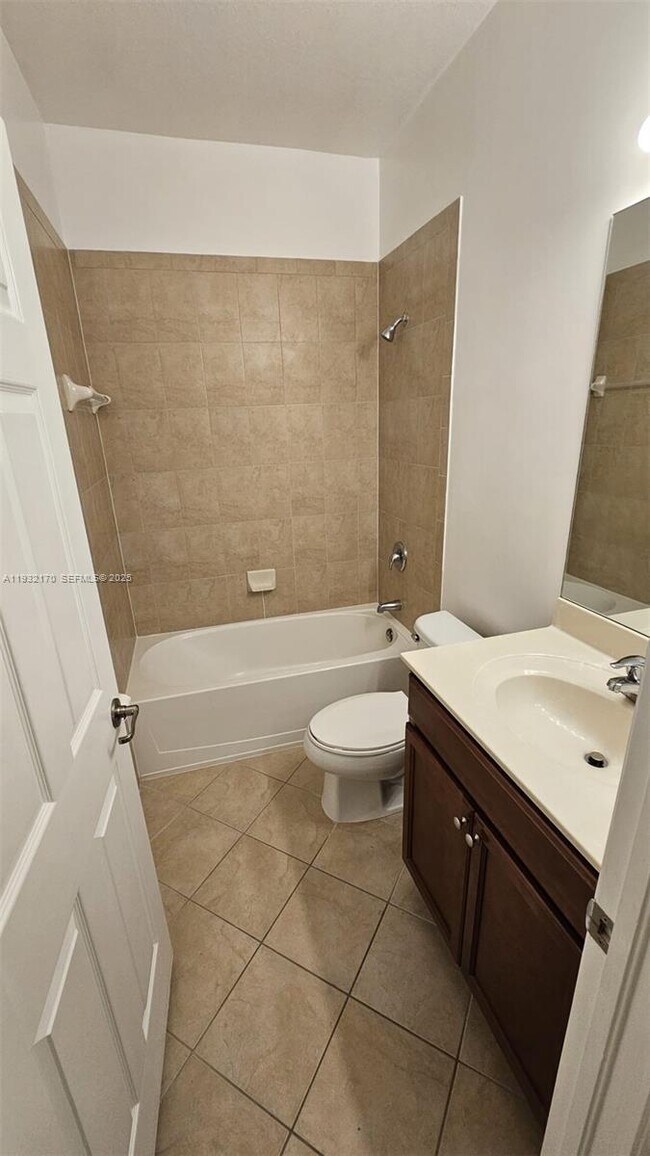 Building Photo - 8785 NW 116th Ct