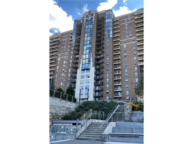 Building Photo - 401 S 1st St