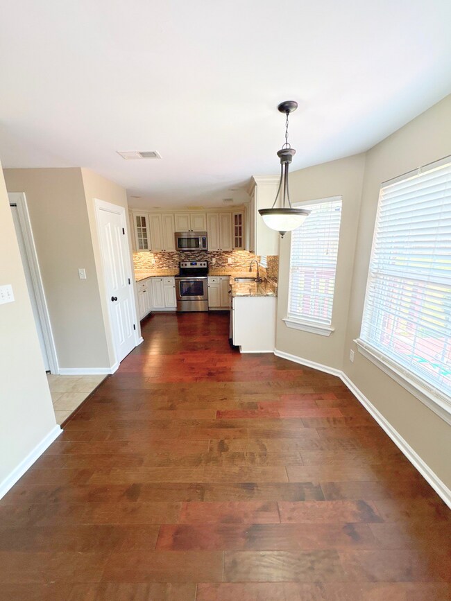 Building Photo - 9456 Club Walk Ct