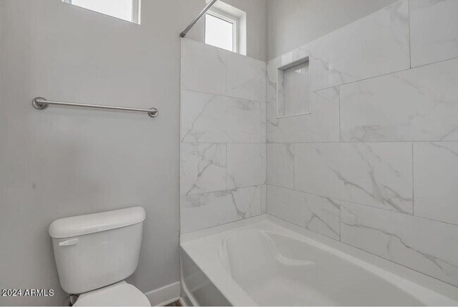 Building Photo - 1139 N Harold St