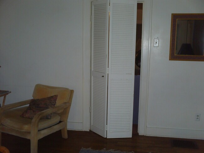 Living room - 1617 Leavenworth St