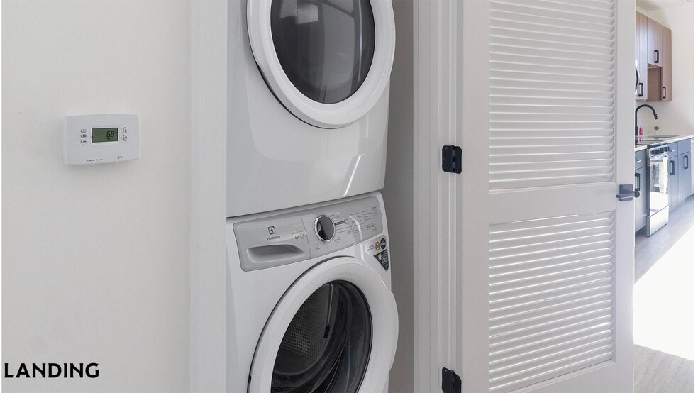 Building Photo - 1007 S Mint St