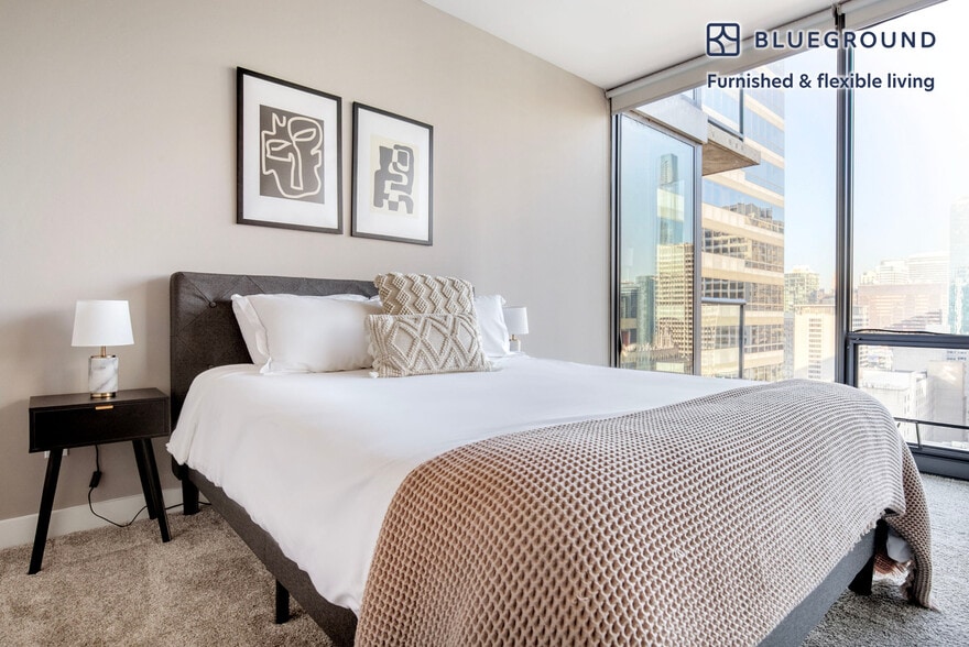 Building Photo - 505 N State St