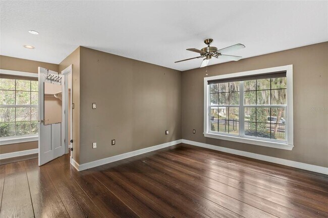 Building Photo - 126 E Palmetto Ave