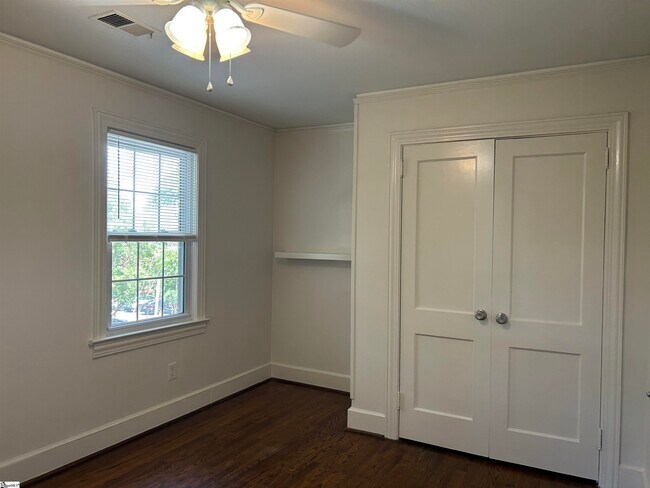 Building Photo - 5 Whitsett St