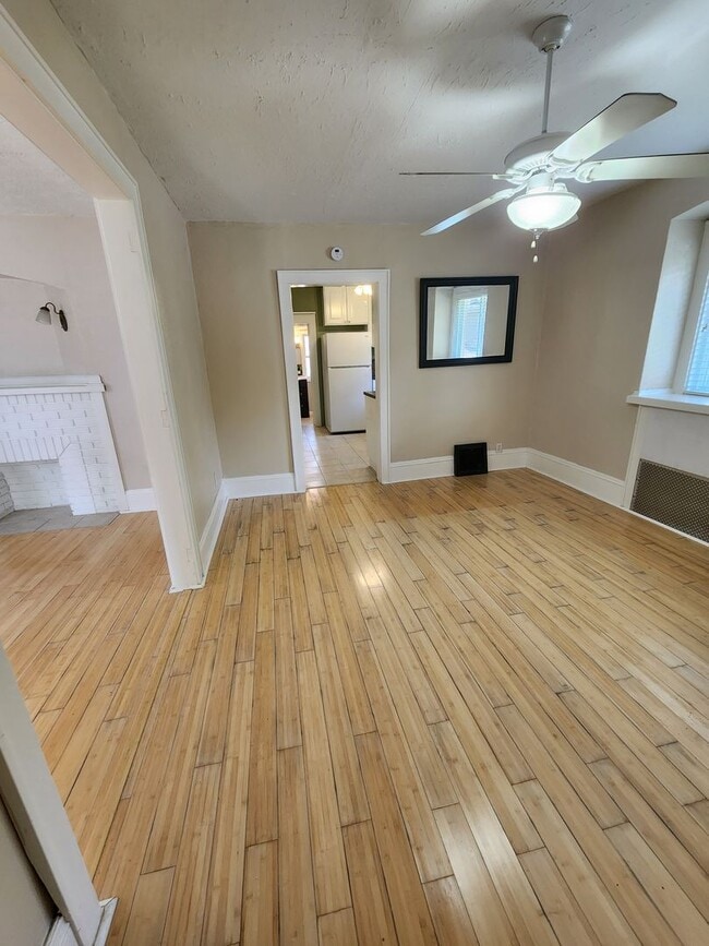 Building Photo - 97 E Emerling Ave