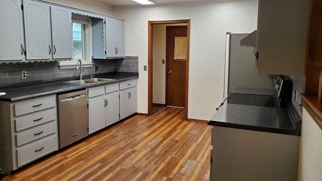 Building Photo - 4114 Twilight Ave