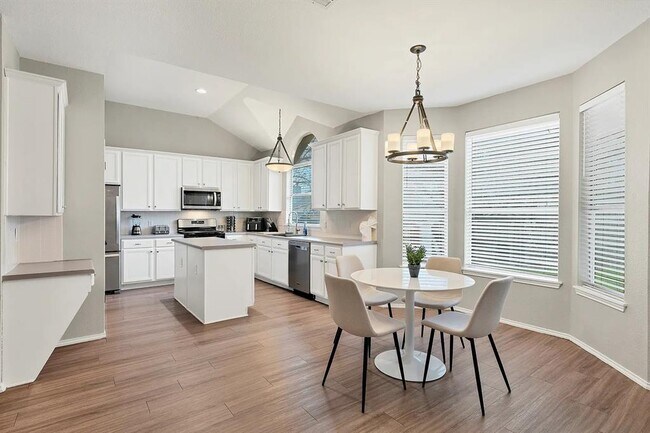 Building Photo - 11306 Avering Ln