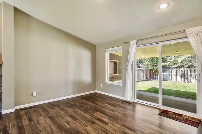 Building Photo - Comfortable Single-Level Home in NE Redmond