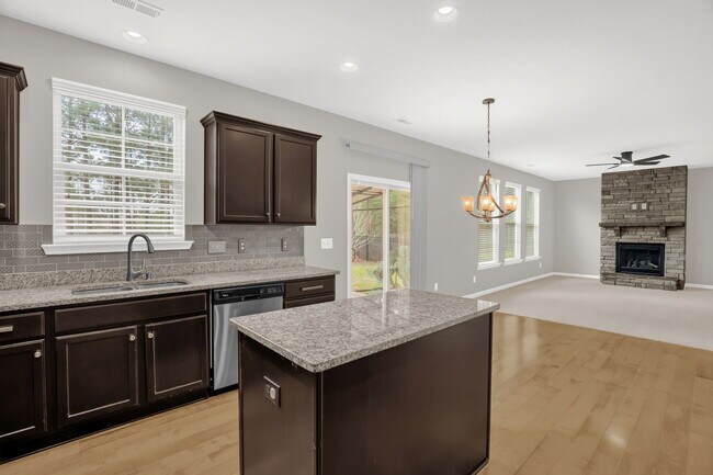 Building Photo - 602 Applecross Dr