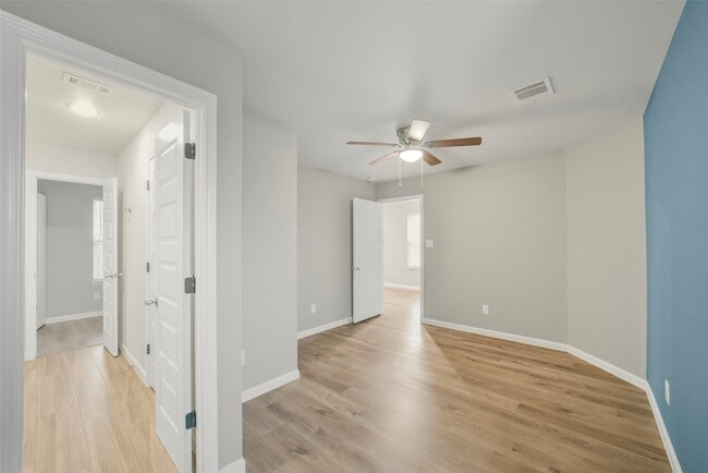 Building Photo - 10242 Bridgeland Ln