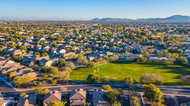 Building Photo - 2681 E Hampton Ln