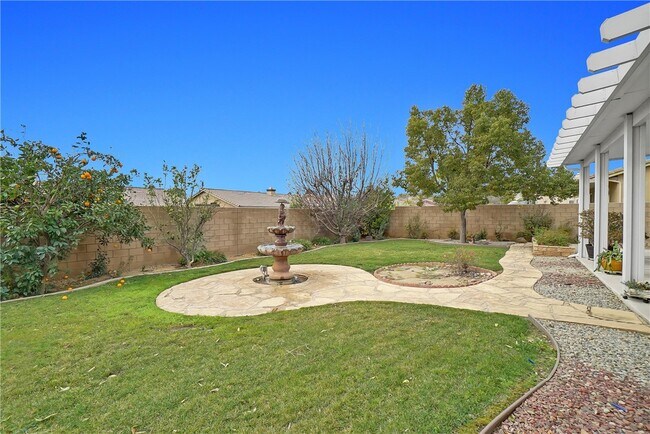 Building Photo - 515 Omar St