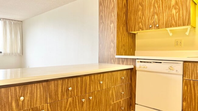 Building Photo - 55 S Kukui St