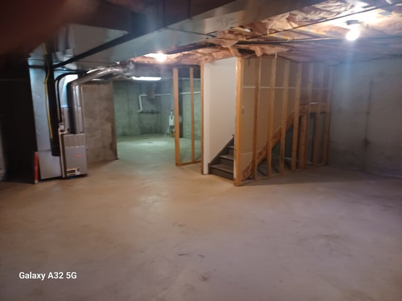 Building Photo - 227 Hamilton St
