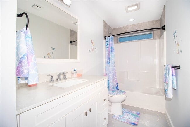 Building Photo - 5 Morse Ave