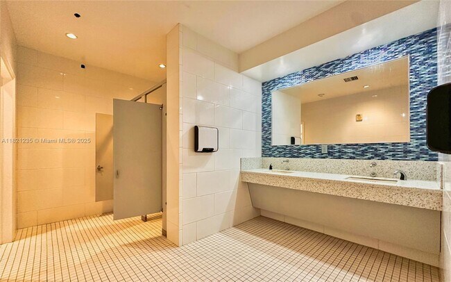 Building Photo - 5701 Collins Ave
