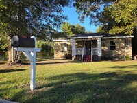 Building Photo - 2866 Edgewood St